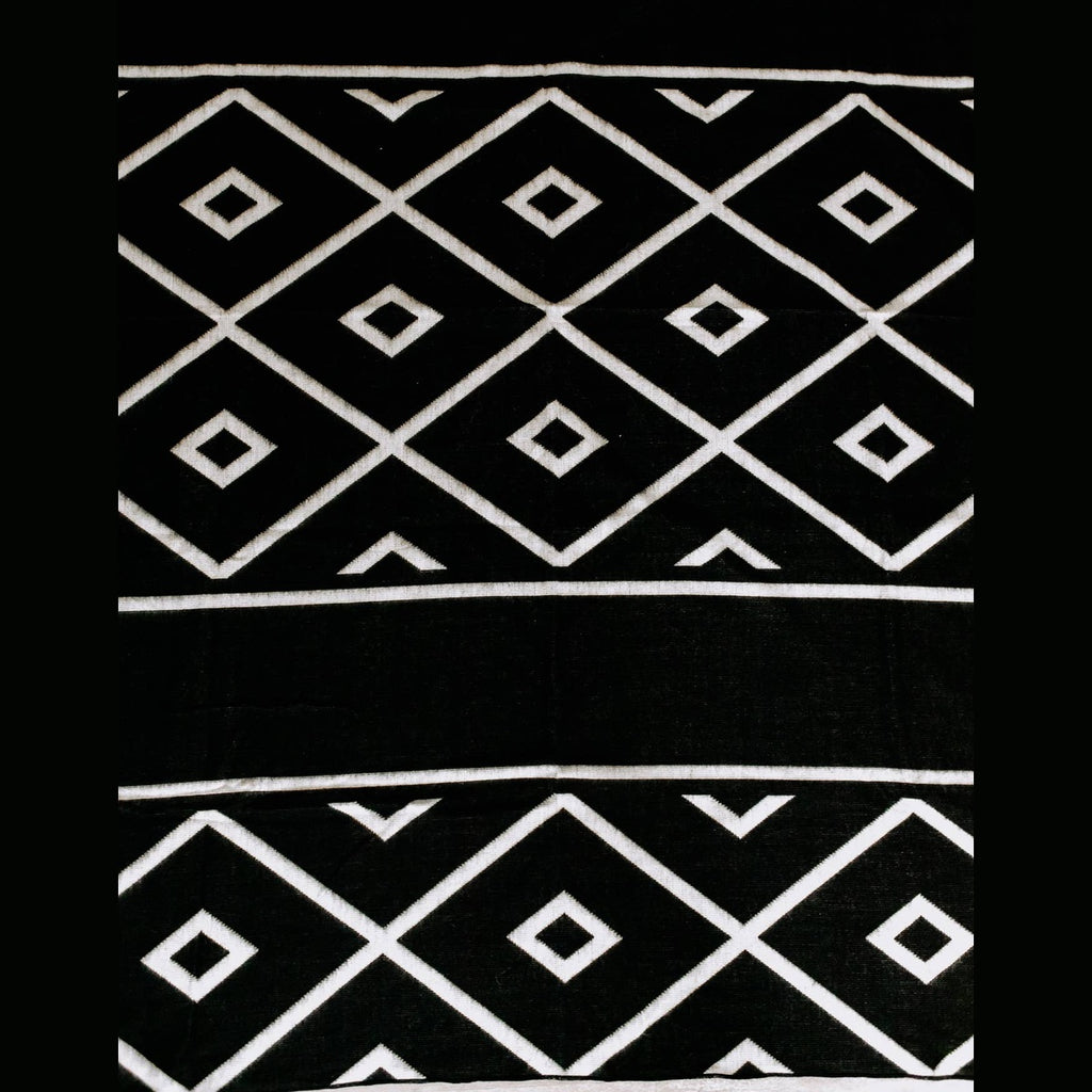 Diamante Throw Blanket - Natural / Black - Retreat Home Furniture