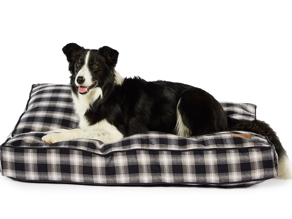Charcoal Ombre Plaid Pet Napper – Casual Dog Bed