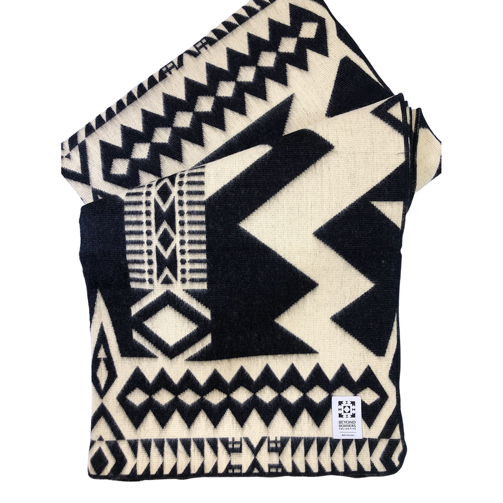 Awa Throw Blanket - Natural / Black - Retreat Home Furniture