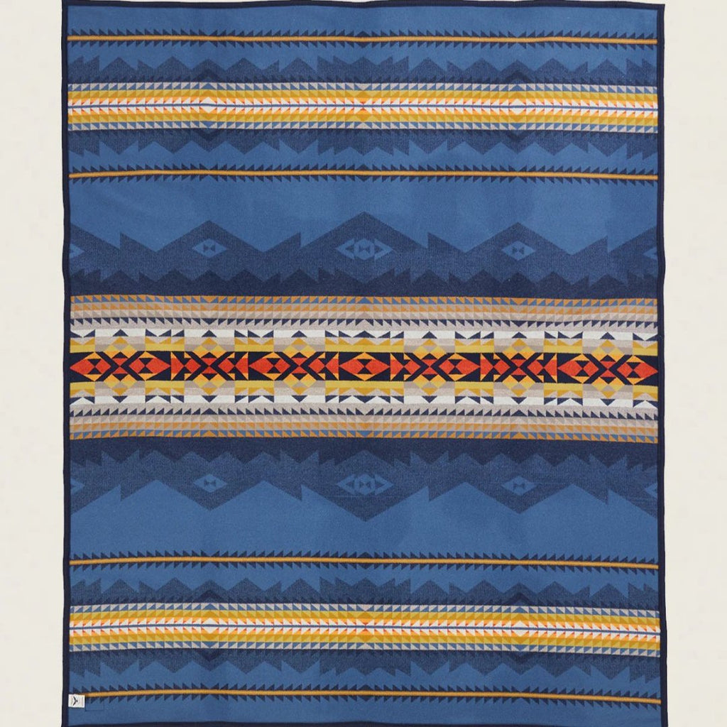 Cascadia Jacquard Blanket - Retreat Home Furniture