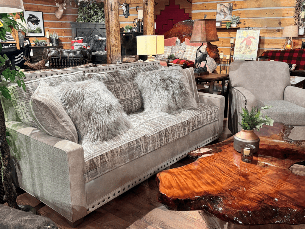 King Hickory Sofas – Savannah Sofa