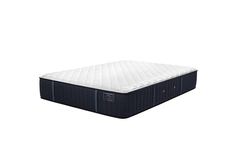 Cassatt Plush - Queen